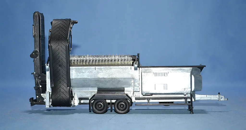 Erstes Mustermodell aus der Gussform, noch unlackiert