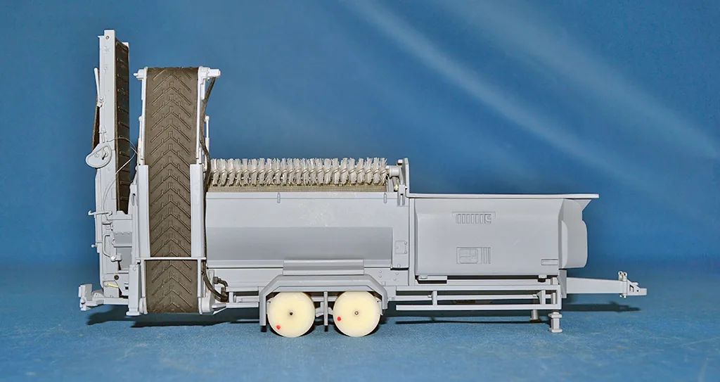 Handgefertigter Kunststoff-Prototyp des Maschinenmodells